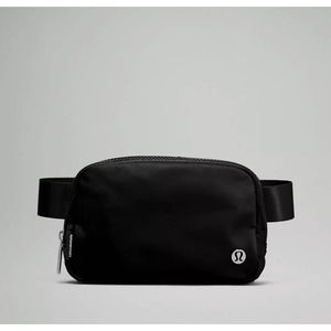 Lululemon Everywhere Belt Bag Black 1L
